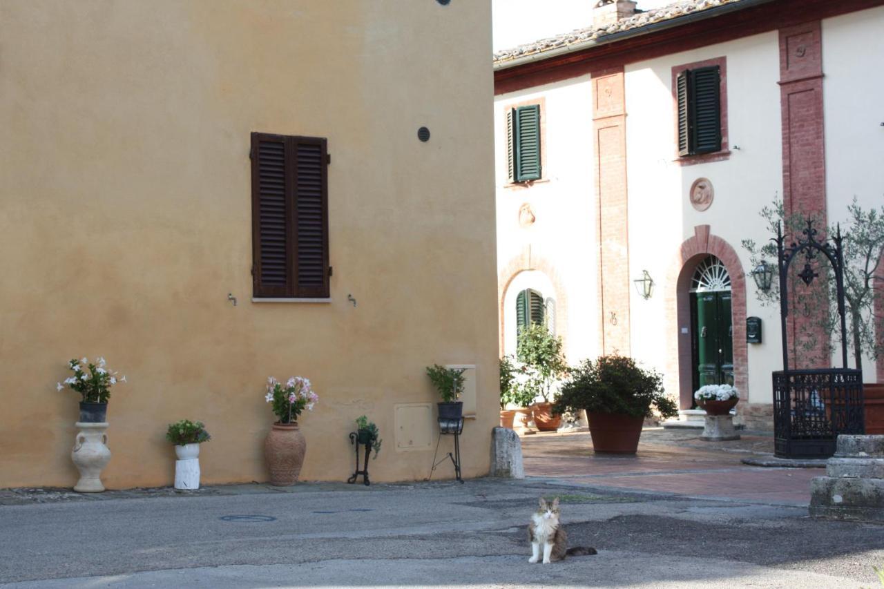 Ferienwohnung La Torre Di Caprera Siena Exterior foto