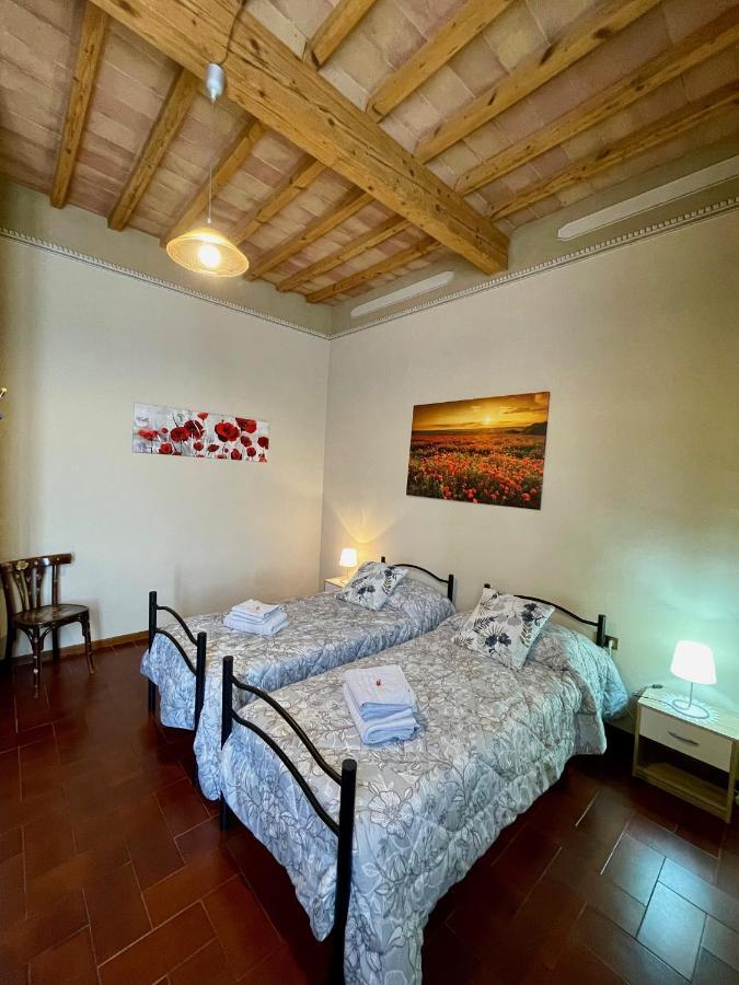 Ferienwohnung La Torre Di Caprera Siena Exterior foto